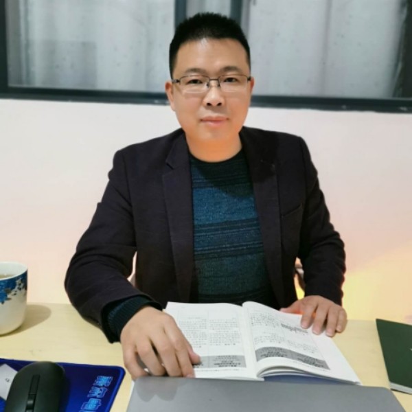 稼茗律师的照片
