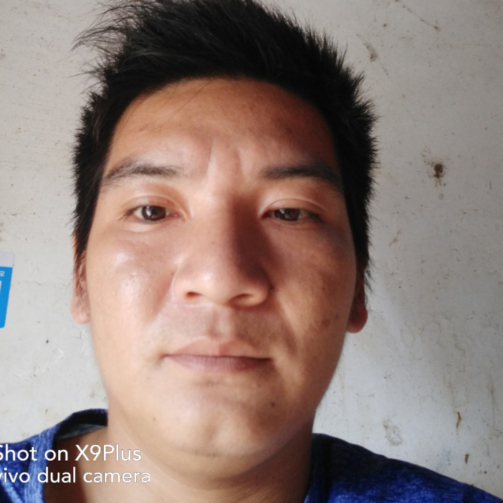 哭泣的矜柔的照片
