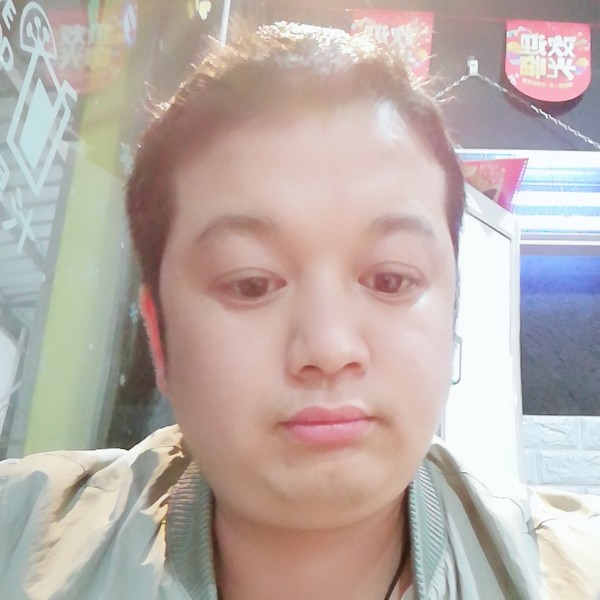 魁梧相许大地的照片