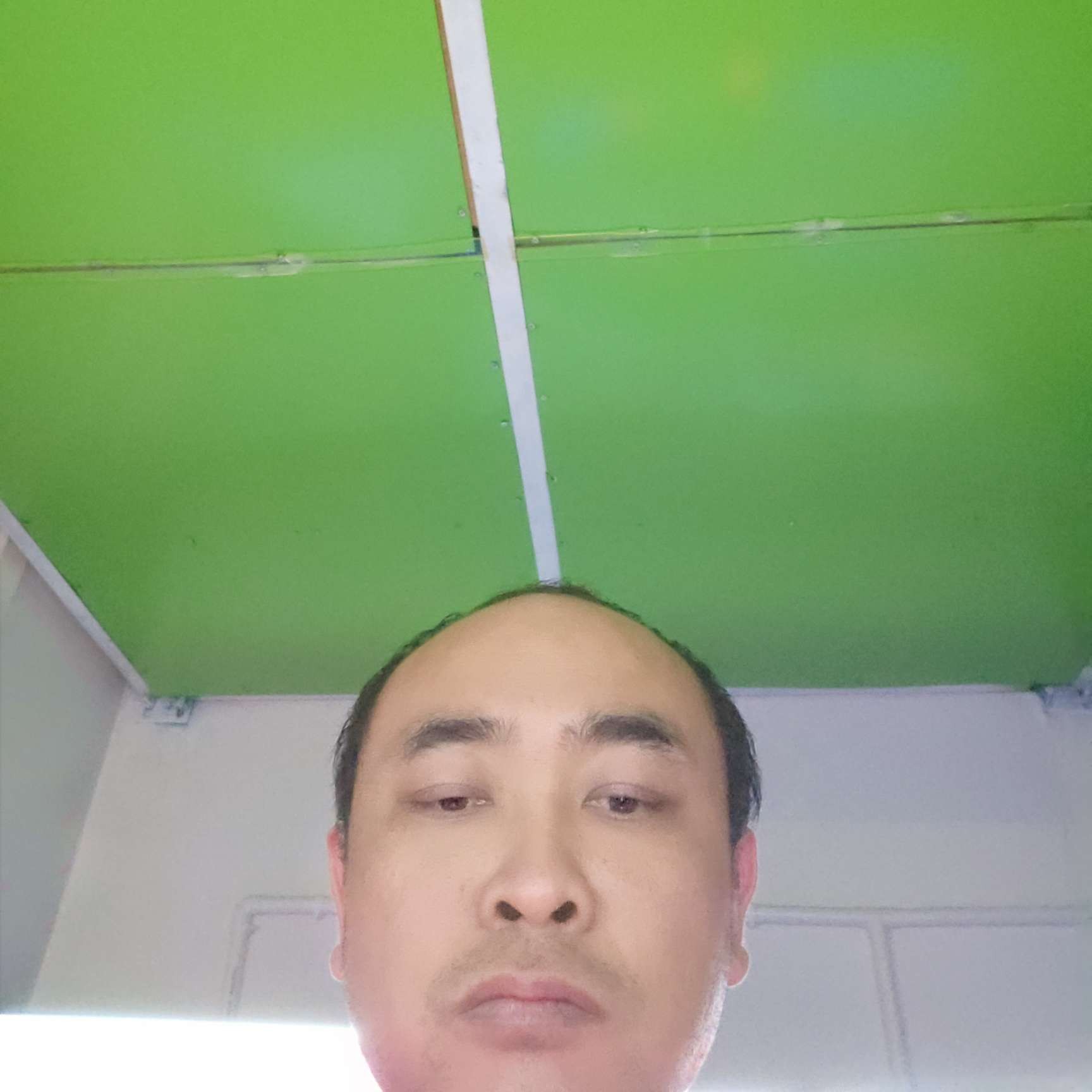 微笑迎月光的照片