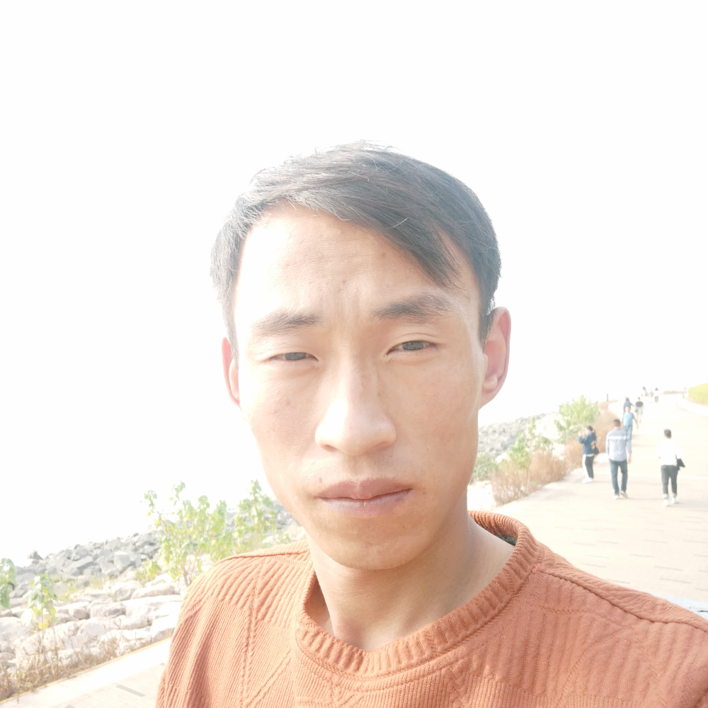 养蜂人亚亚的照片