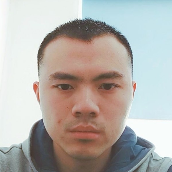 大海深处有鱼的照片