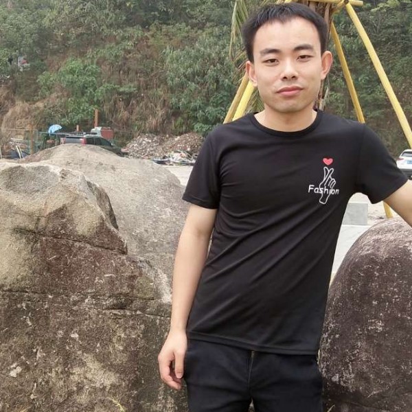 沉静等于背包的照片
