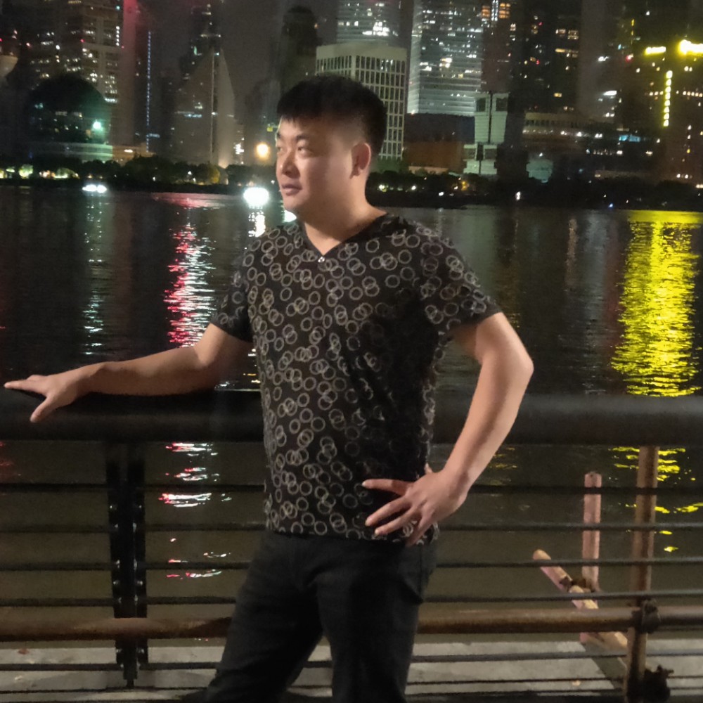 江龍的照片