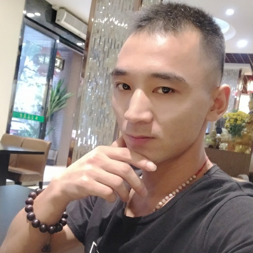 帅气的法师的照片