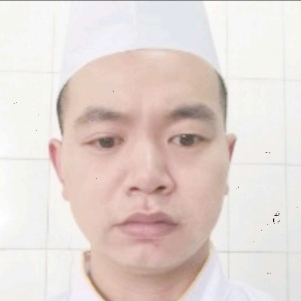 风中打百合的照片