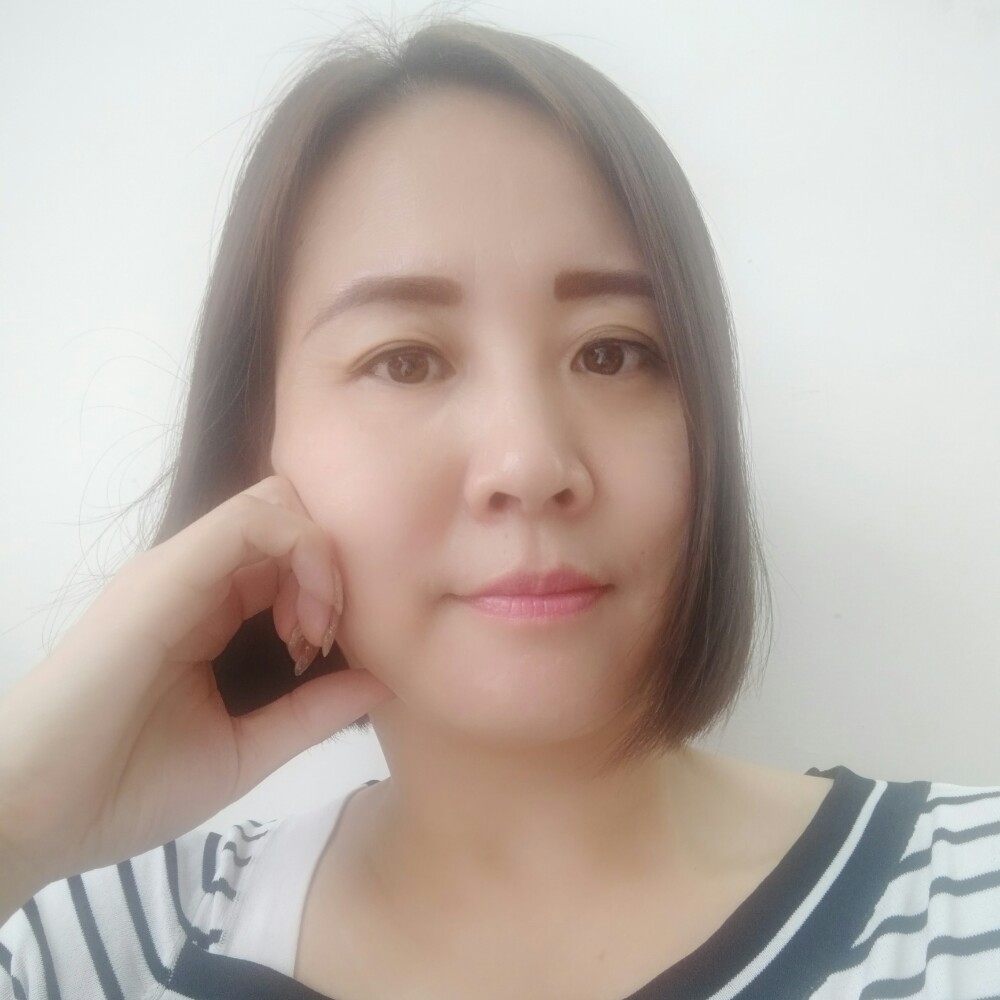 白云淡淡的照片