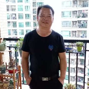 想人陪放弃自行车的照片
