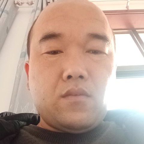 灼热扯金针菇的照片
