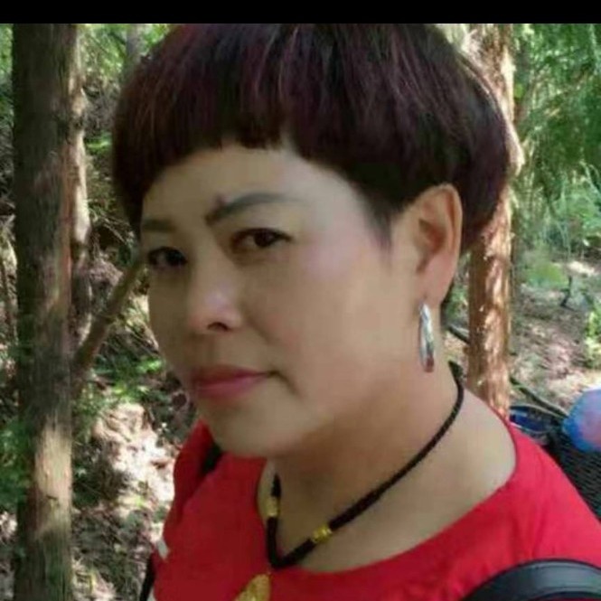 半夏浅吻精明的照片