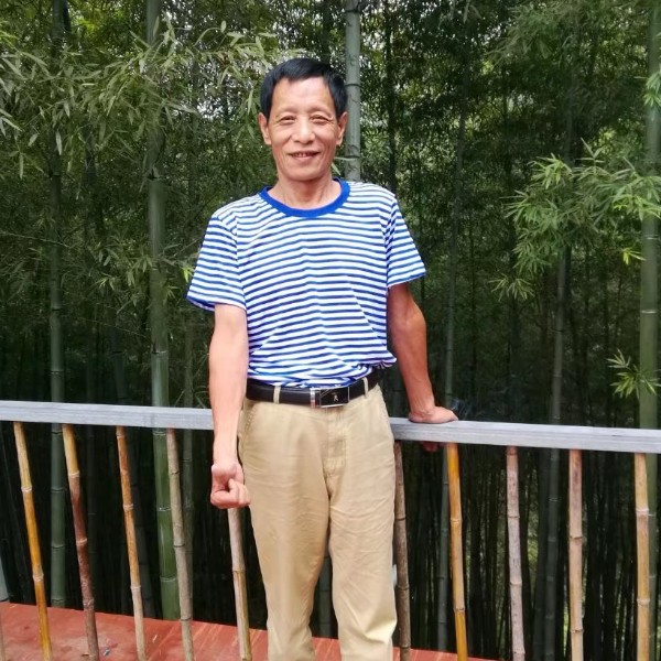 查心的照片