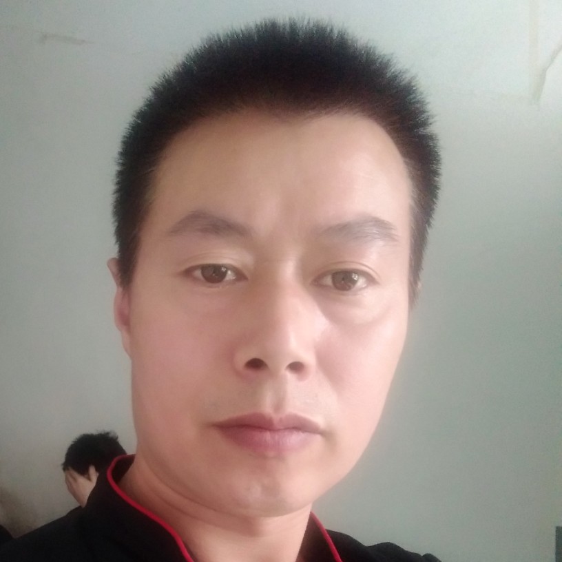 空旷的夜晚的照片