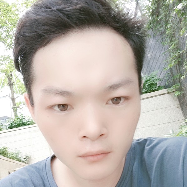 工地搬砖养小三的照片