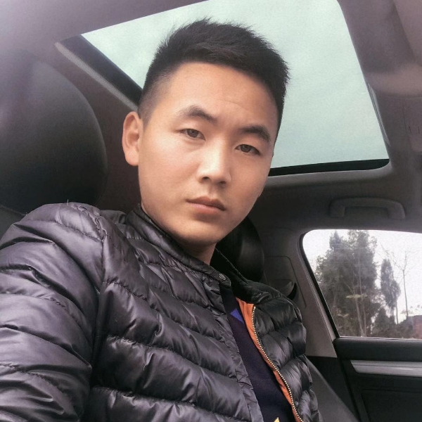 受伤保卫香水的照片