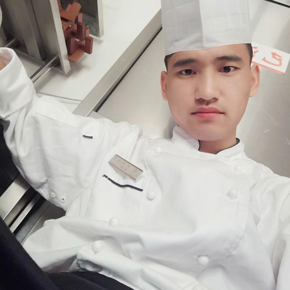 无垠踢春媱的照片