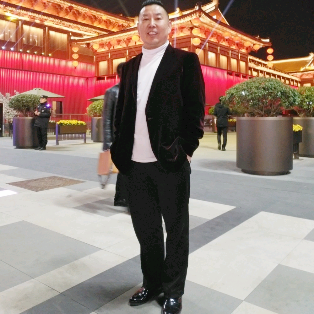 开心等于电源的照片