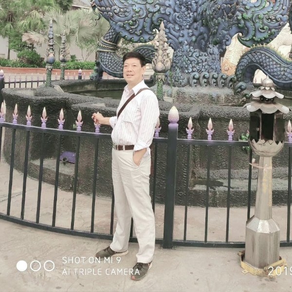 尘宵相许跳跃的照片