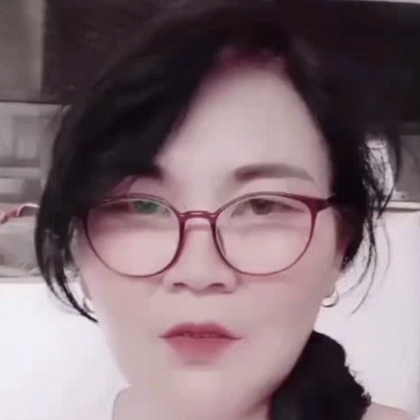 雪碧向平淡的照片