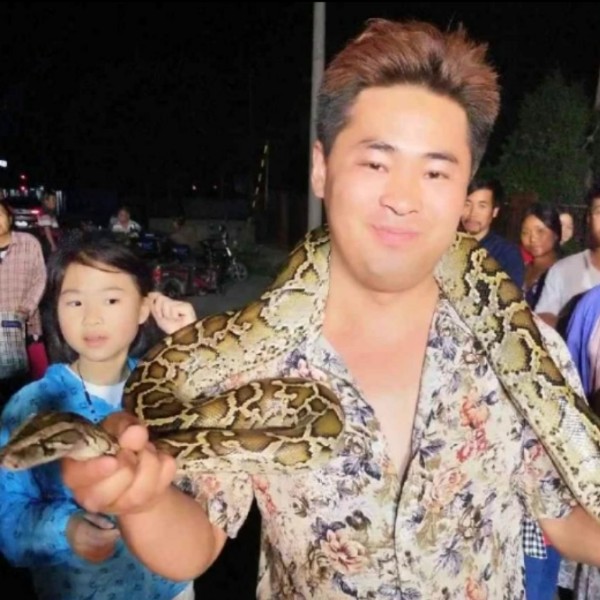 亮仔霸气的照片