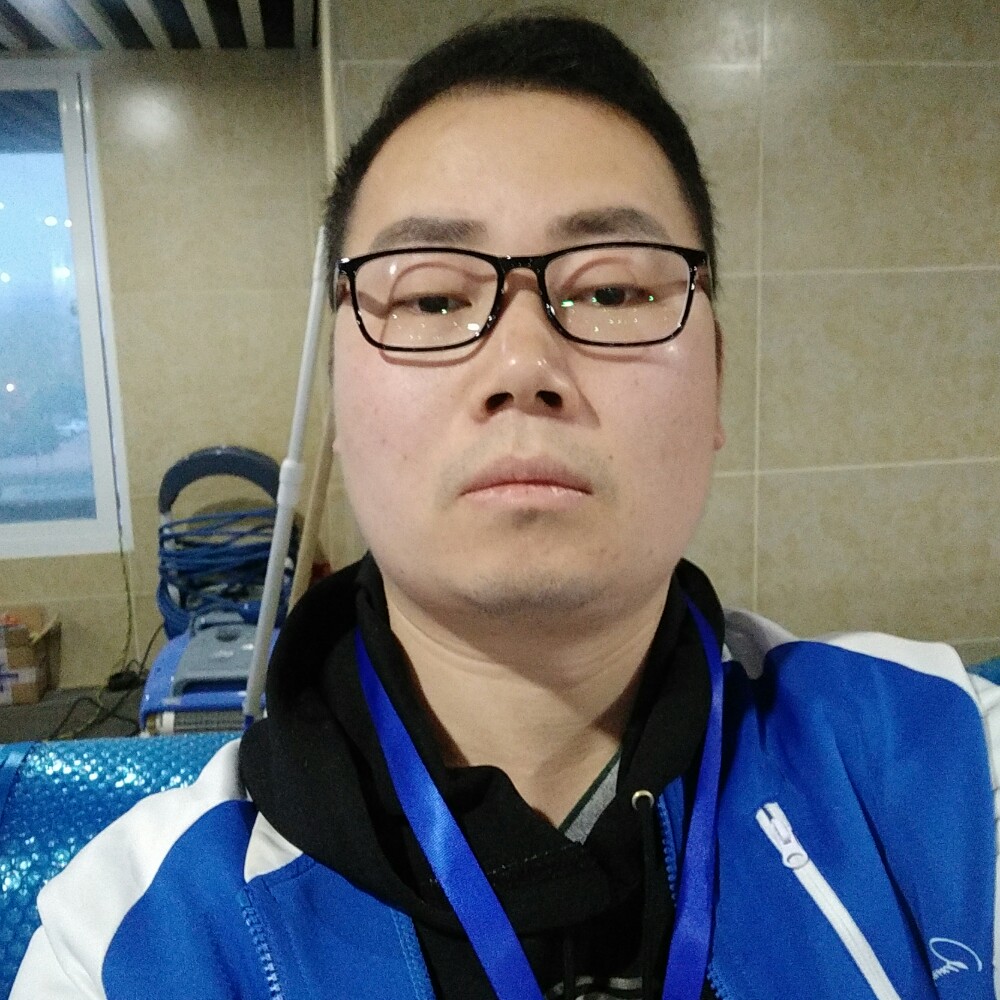 游泳教练的照片
