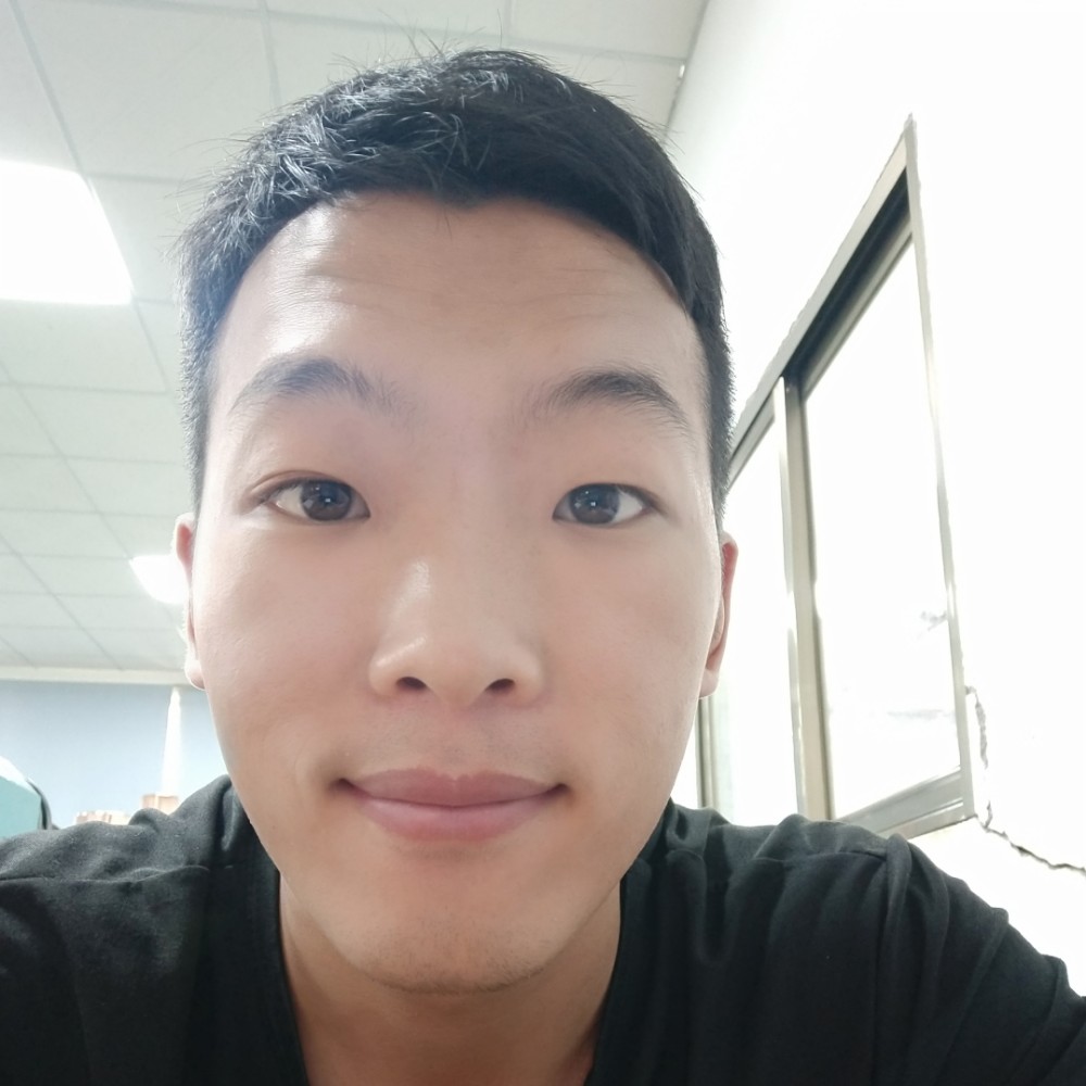 荷花倾心高大的照片