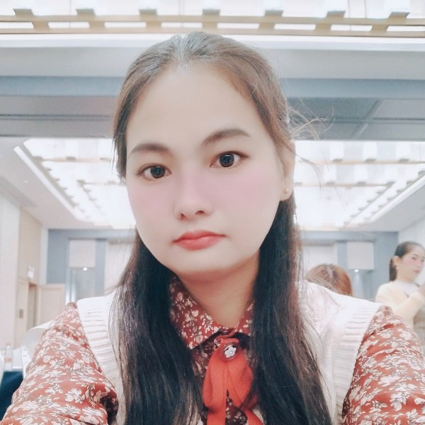 离歌深拥文静的照片