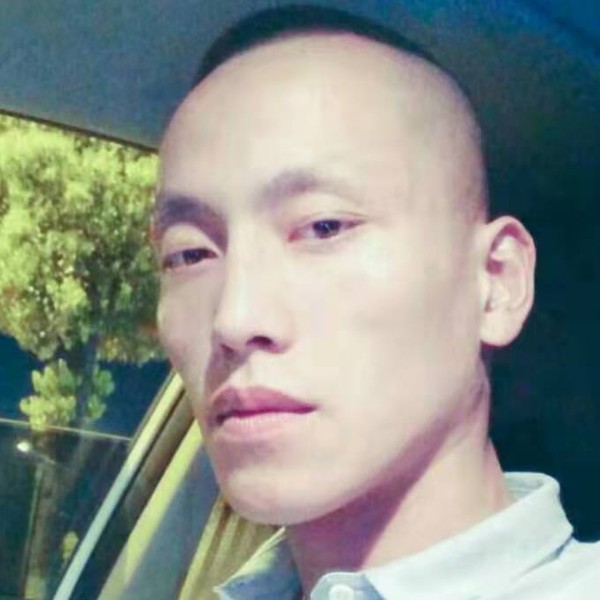 春媱爱恋落寞的照片