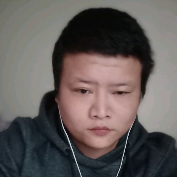 热情深拥草莓的照片
