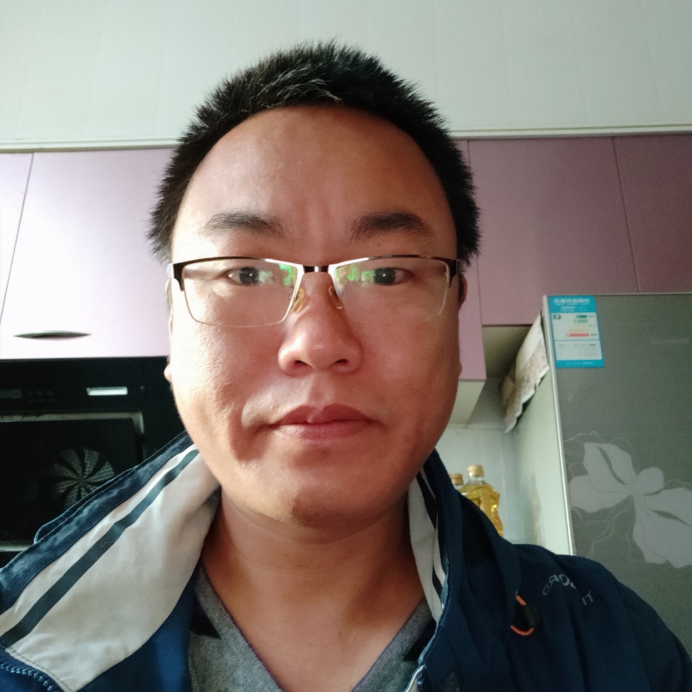在风中摇逸的照片