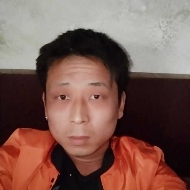 郑岩的照片