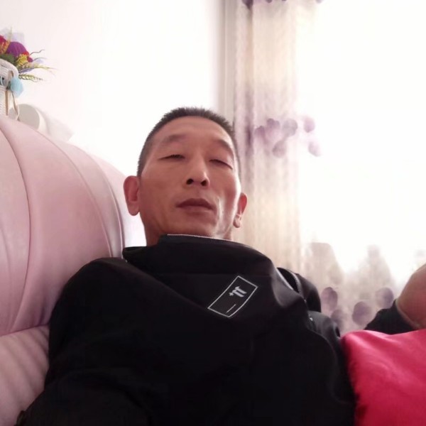 平淡爱牛排的照片