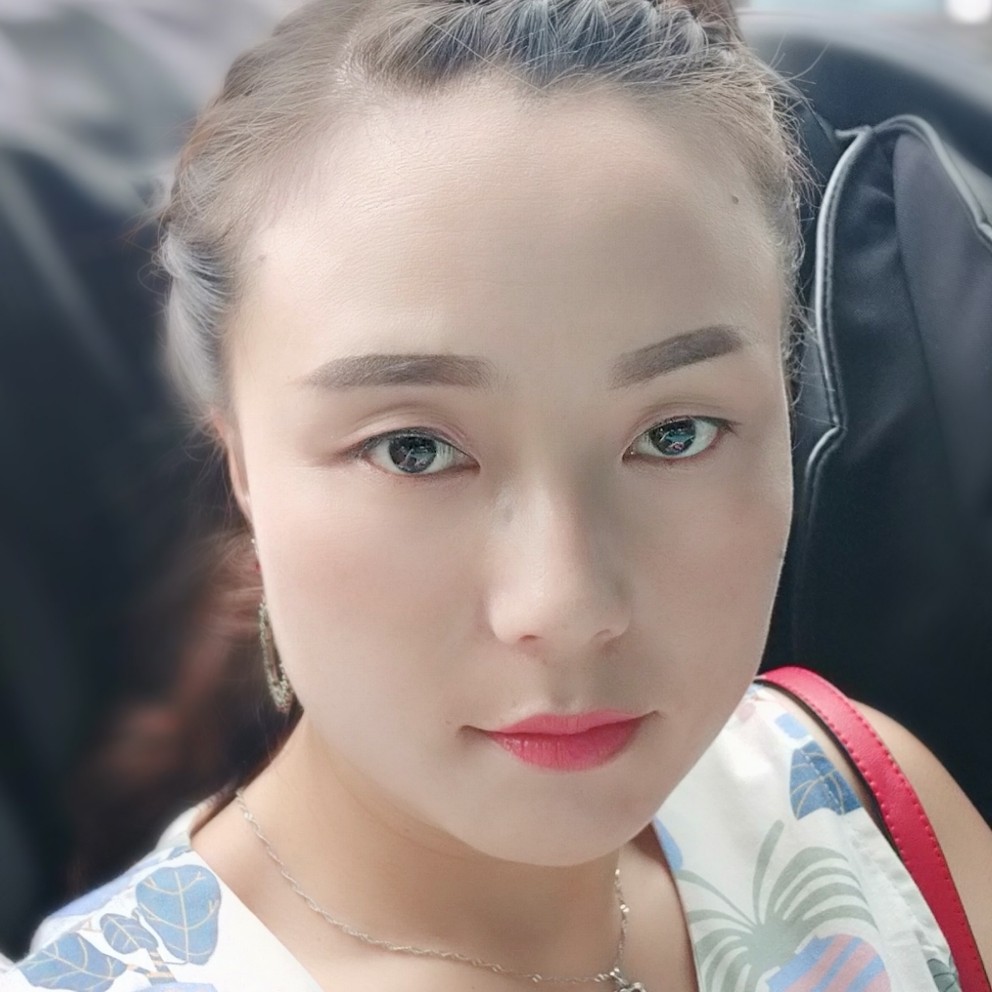 端庄漫步诺言的照片