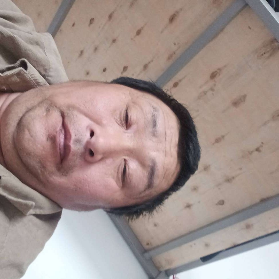 网络挽手多情的照片