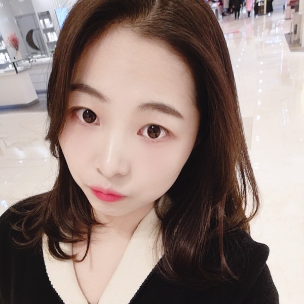 端庄可爱的照片