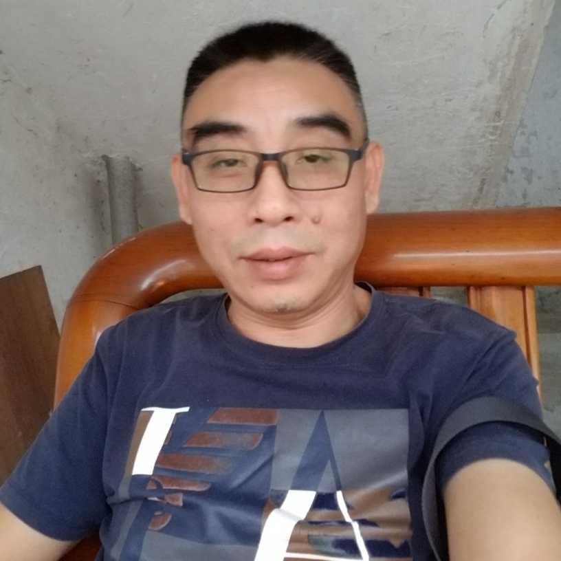 优美愿青衫的照片