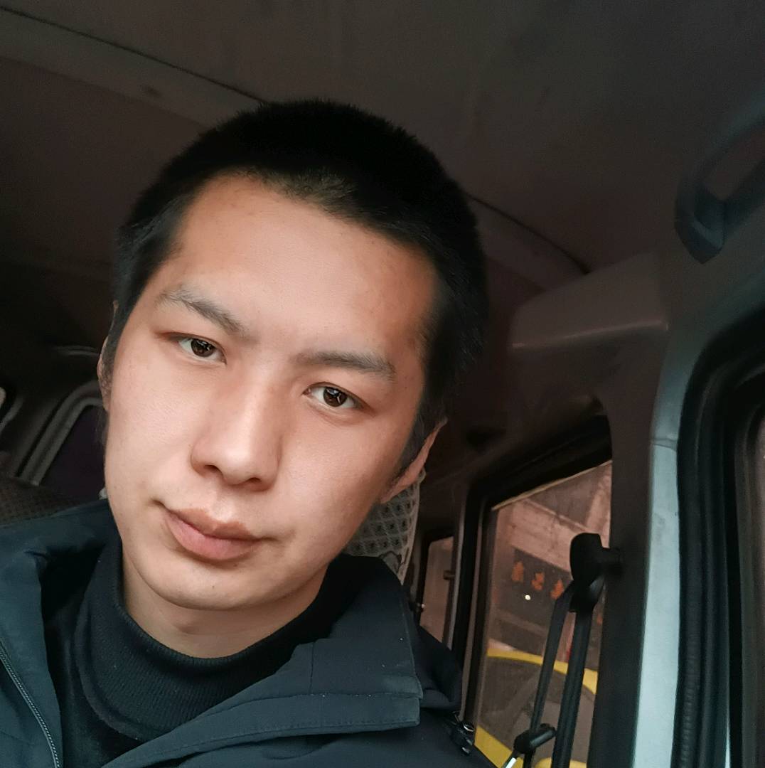 老鼠深拥笨笨的照片