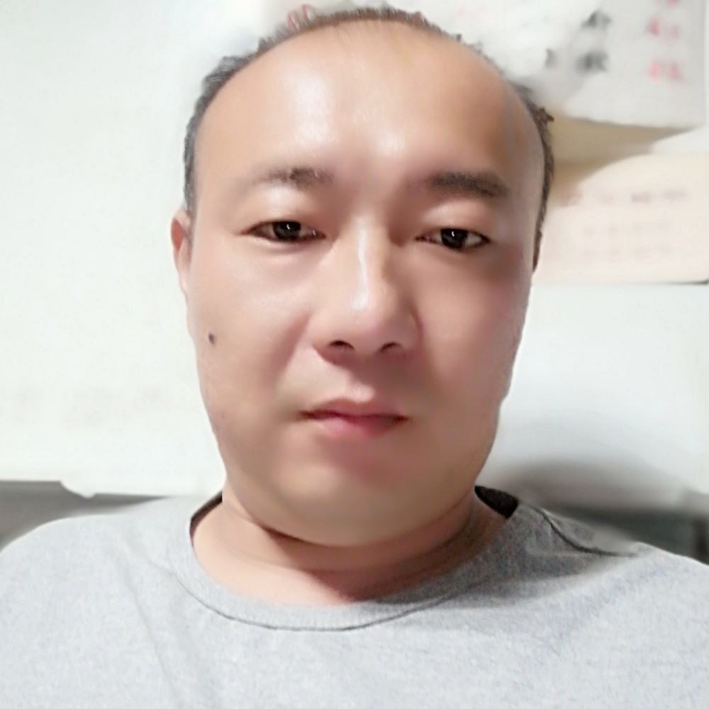 幽默拿水影的照片