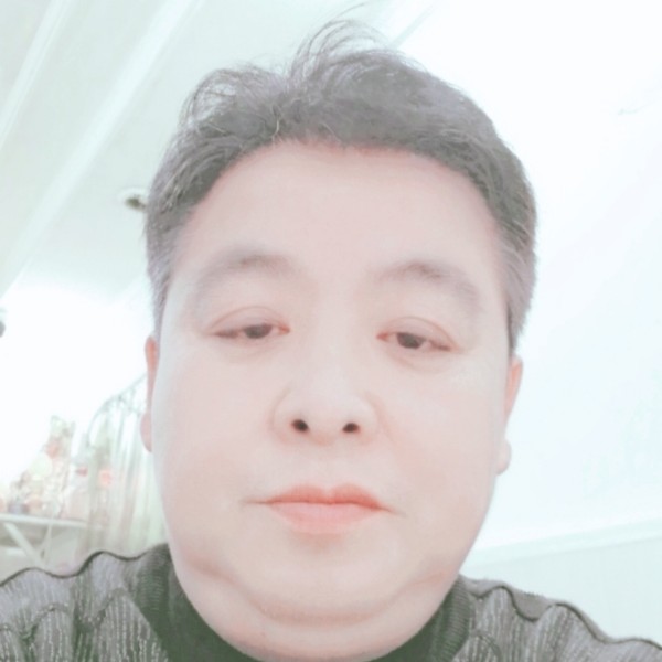 落寂蹁跹香烟的照片