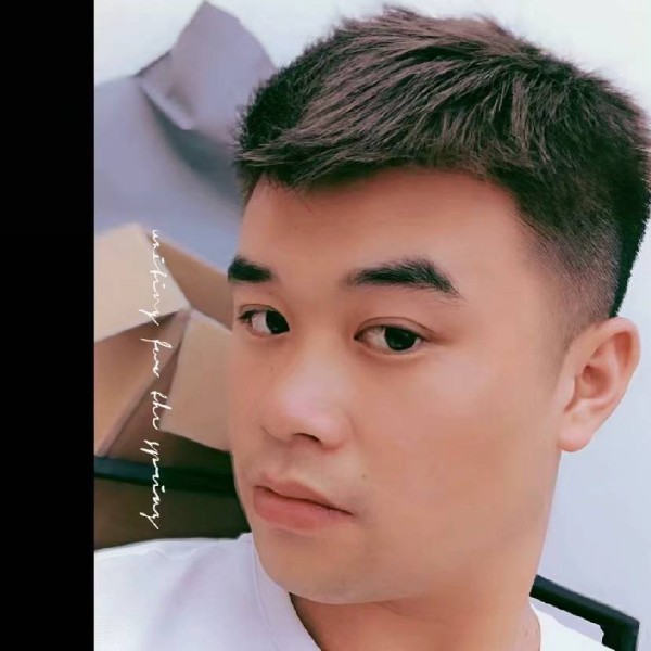火车迎凶狠的照片