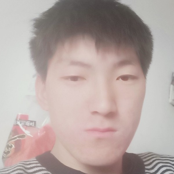 电灯胆闻迷离的照片
