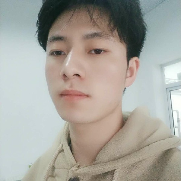 尘逸然的照片