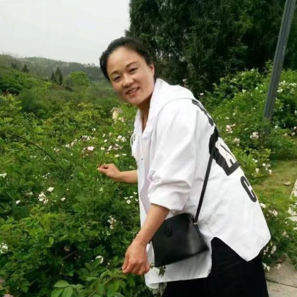 纯情那夏露的照片