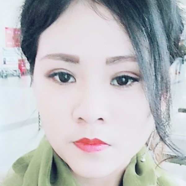 简单爱羽裳的照片