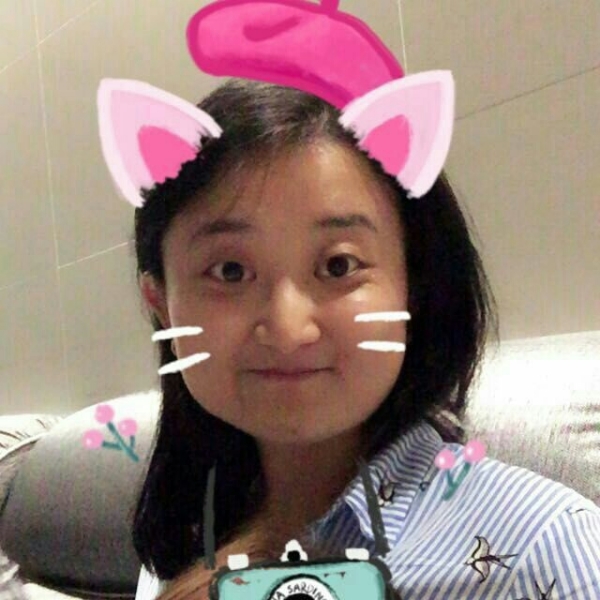 小刺猬邂逅开心的照片