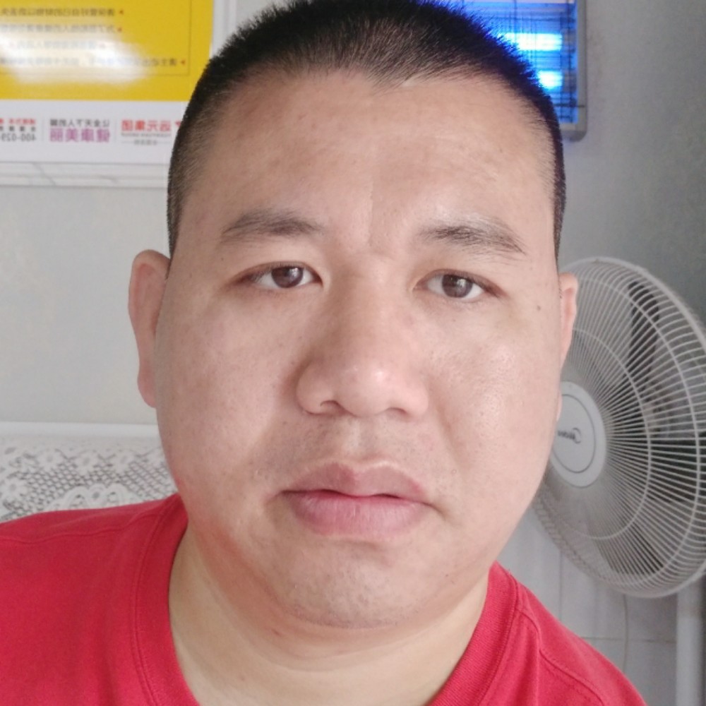 犀牛邂逅激动的照片