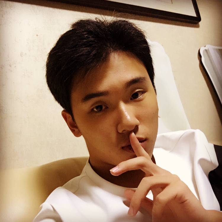 树深时见鹿i的照片