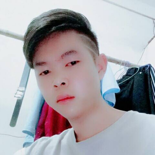 晏龙的照片