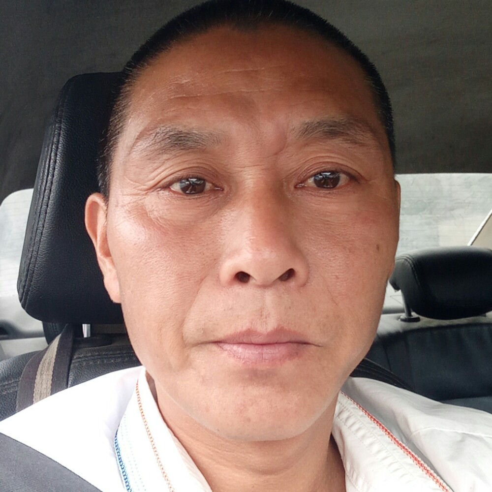 冷傲有花瓣的照片