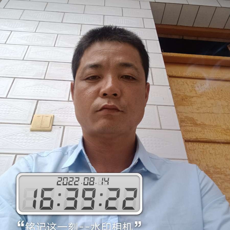 绿草闻仁爱的照片