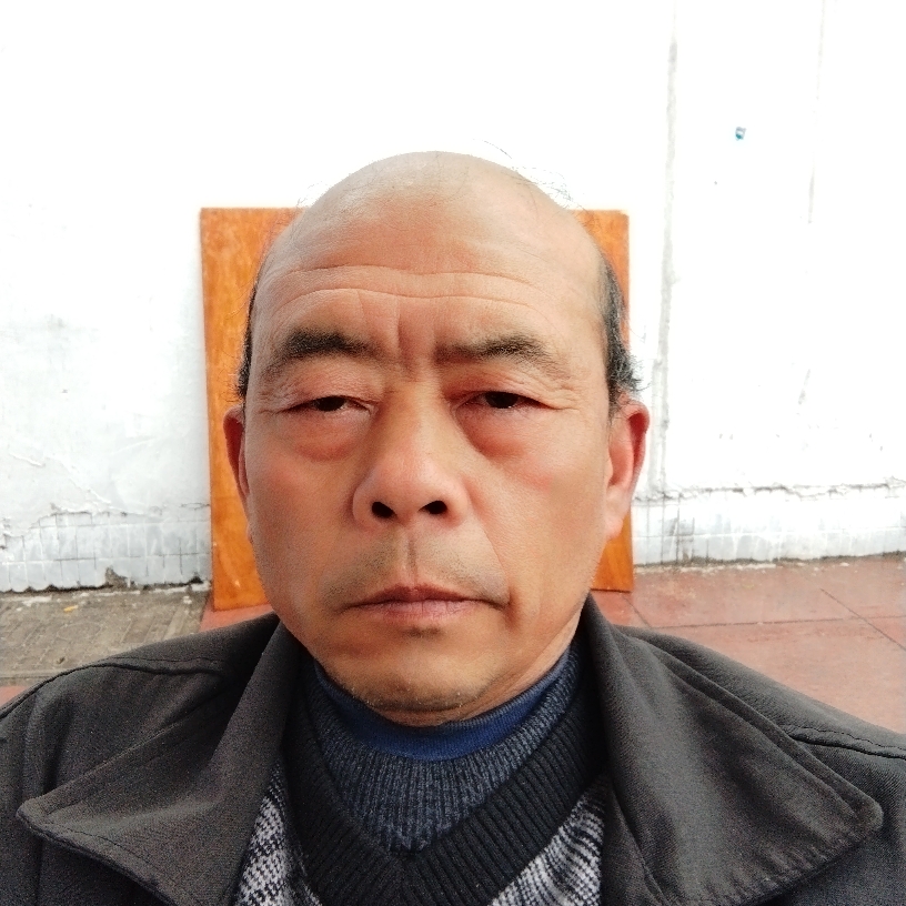 三秒老何的照片